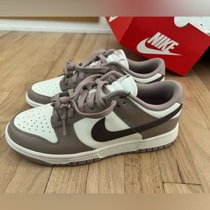 Women’s Nike Dunk Low Diffused Taupe Sail/Plum Eclipse Size 8.5